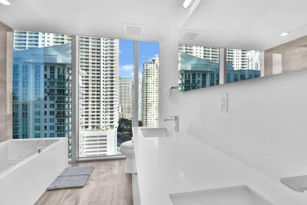 Lovely Upscale Condo Gorgeous View 2Bd 2Bath In Brickell Miami Esterno foto